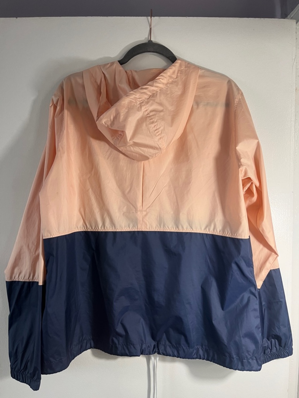 Columbia hooded Peach and Navy Lightweight Windbreaker Jacket - Picture 3 of 3